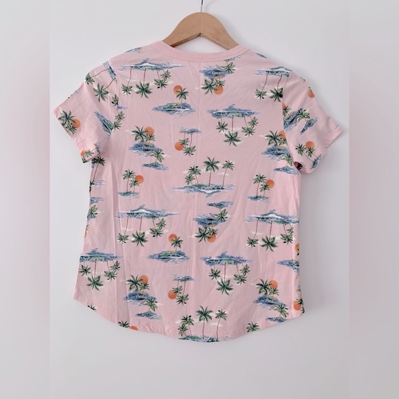 ❗️CLEAROUT❗️NWT! OLD NAVY pale pink 💗 tropical print TSHIRT Size XS Petite - Picture 2 of 4